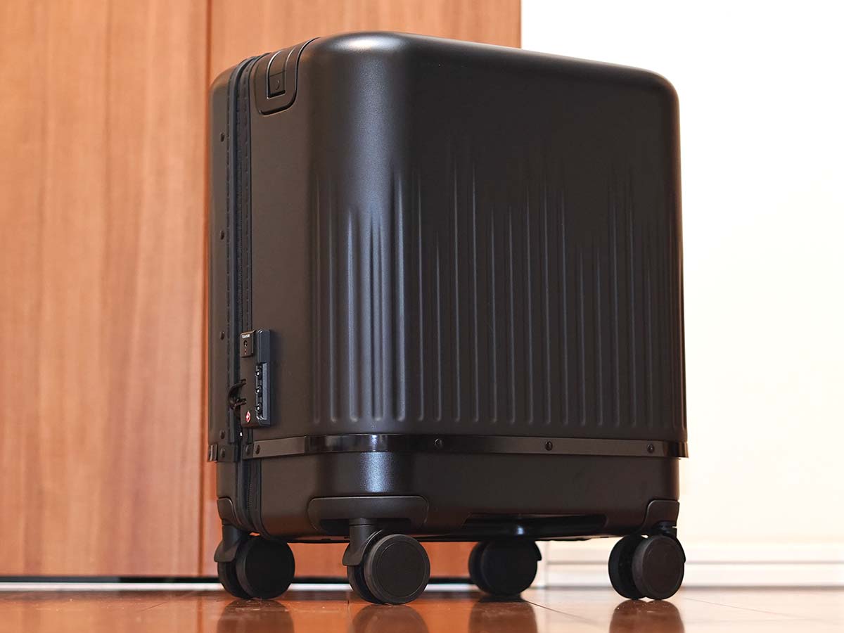 VELO ヴェーロ 伸縮型 スーツケース 三段階サイズ可変式 ブラック