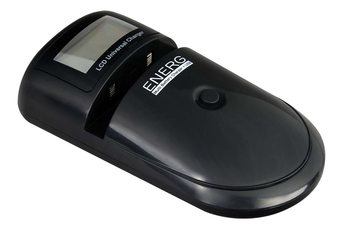 充電器をなくしたデジカメも復活！？ バッテリーパックを差し込んで