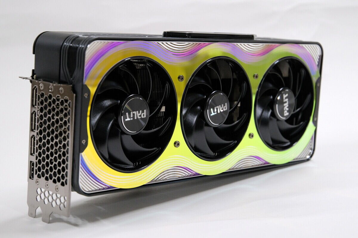 Palit GeForce RTX 5080 GameRock」を試す、デカさ限界突破の最新