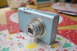 パーティーでも大盛り上がり! - キレイな自撮りを手軽に楽しむカシオ