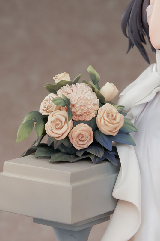 アズールレーン』より、輝かしの麗裳の姿で「カリブディス」が