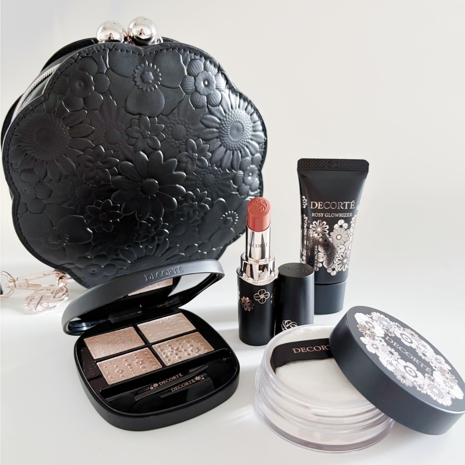 2025クリスマスコフレ】現品が2つも!? コスメデコルテのコフレが豪華