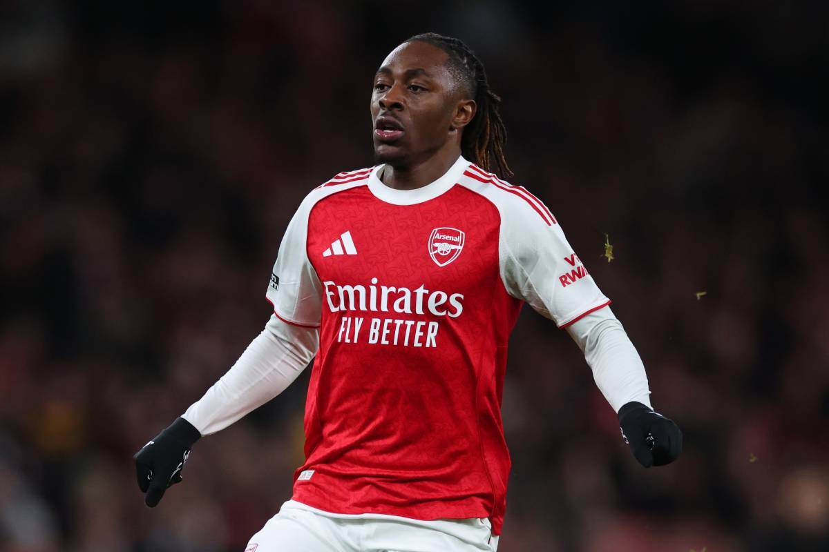 DF2人を華麗にかわして強烈シュート！アーセナルFWエゼのゴールが凄