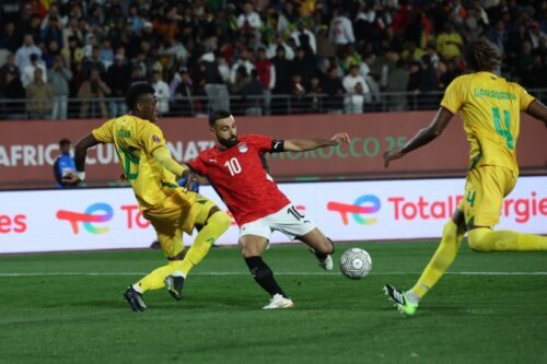 サラーが土壇場の逆転弾でエジプトを救う！…南アフリカも白星発進