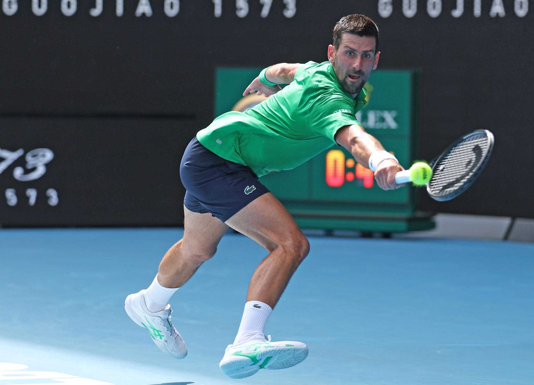 ジョコビッチ 敗退寸前から相手棄権でまさかの全豪OP4強、ツアー1400