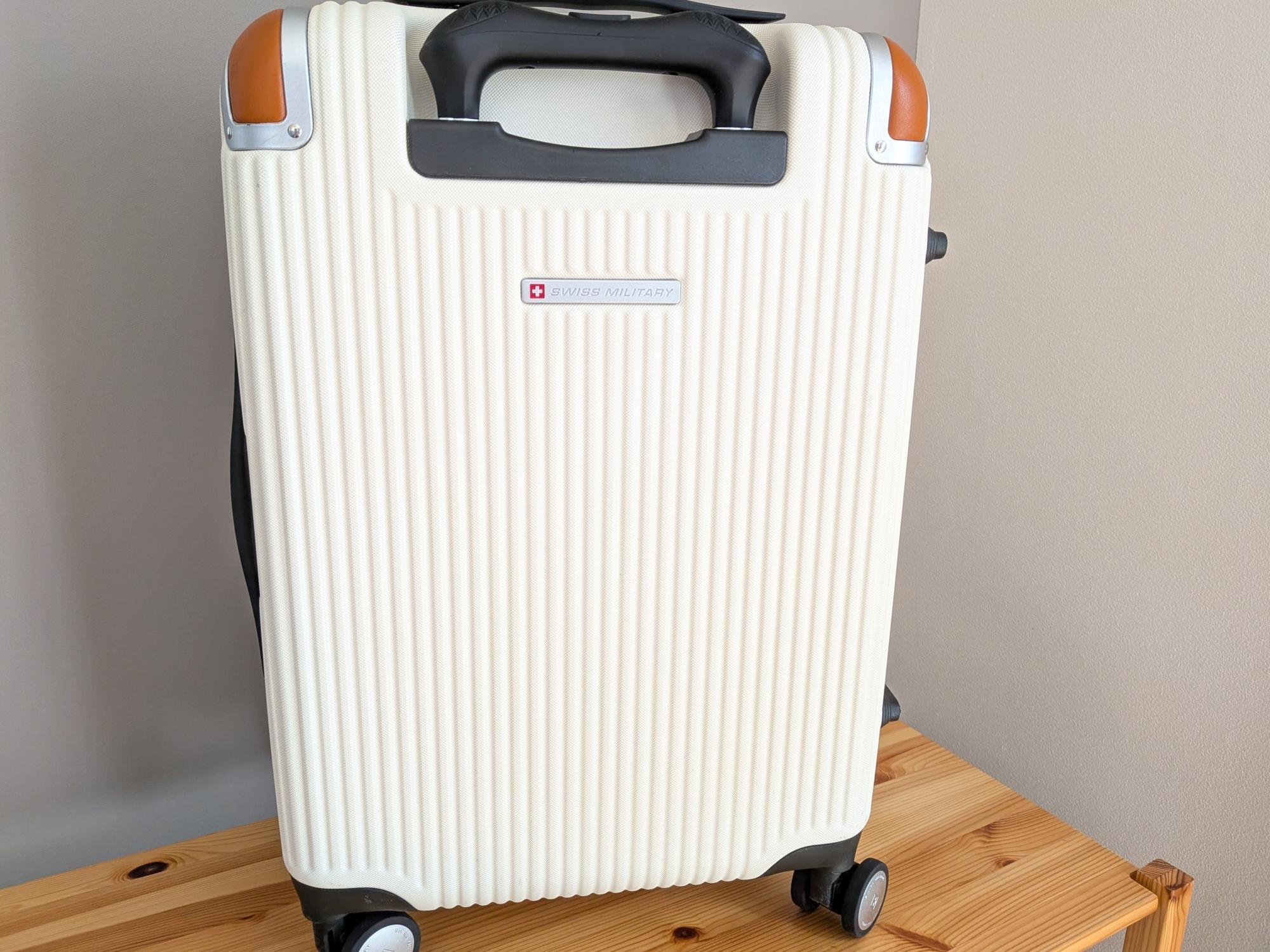 コストコ愛用品】スイス公認ブランドが1万円以下！2泊3日にちょうど