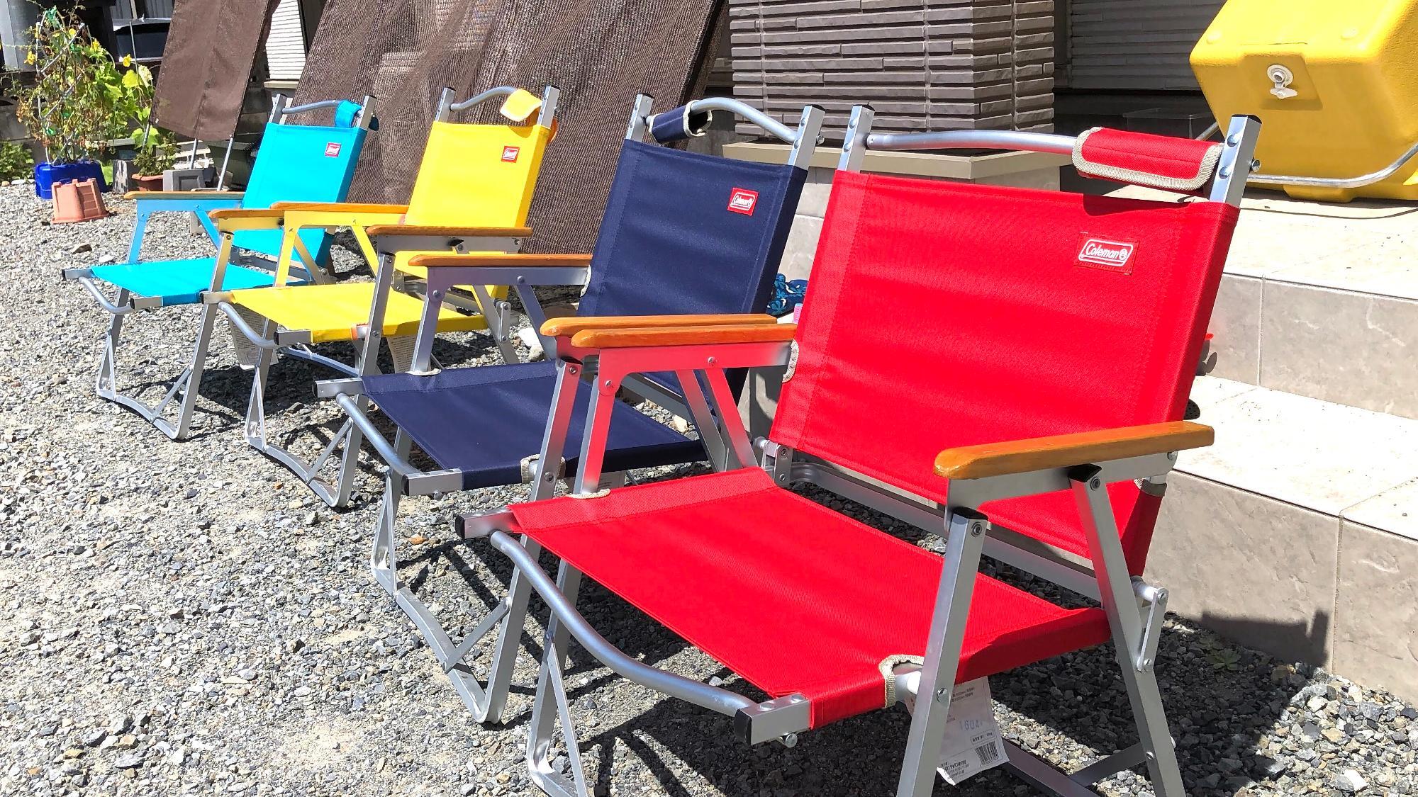 カラフルなチェアが魅力のコールマン「コンパクトフォールディング