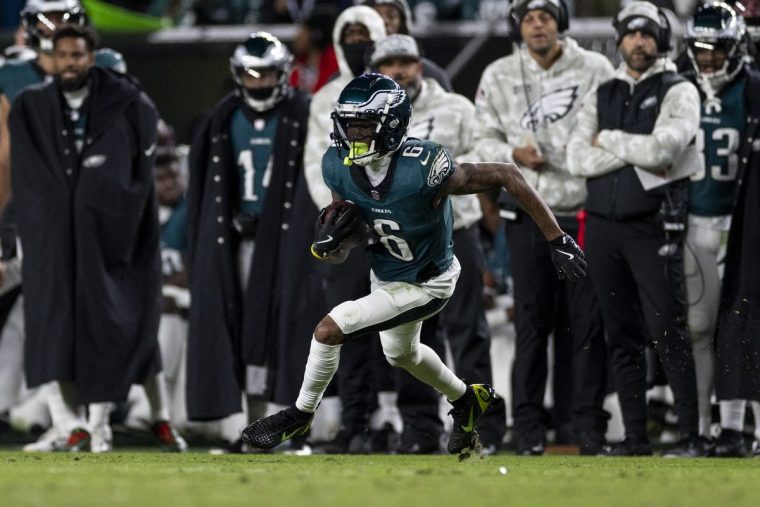 フィラデルフィア・イーグルスのデボンタ・スミス | NFL JAPAN.COM