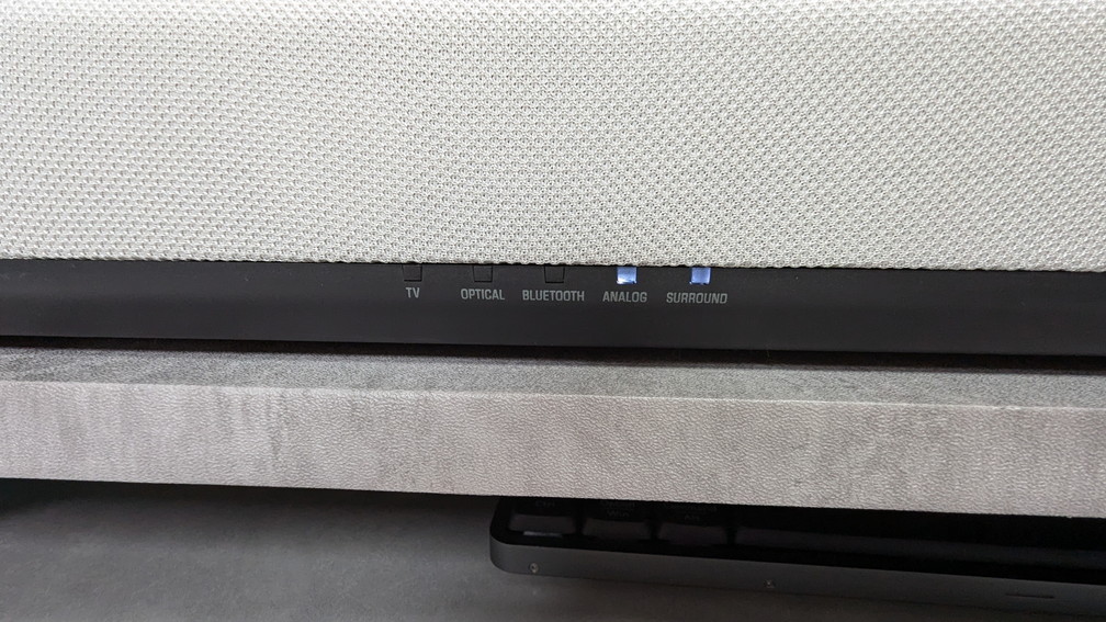 コンパクトながら迫力満点なサウンドバー|YAMAHA SR-C20A レビュー