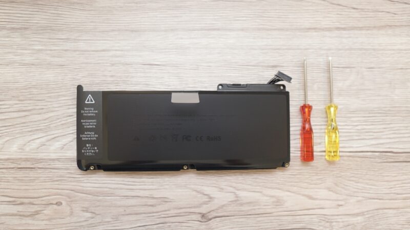 MacBook 13-inch Mid 2010 改修作業の手順解説（SSD換装、メモリ増設