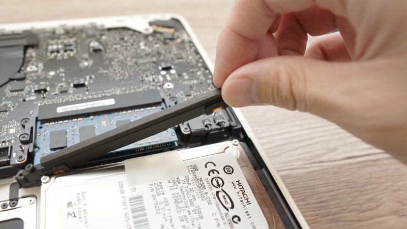 MacBook 13-inch Mid 2010 改修作業の手順解説（SSD換装、メモリ増設