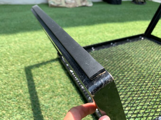 ガシガシ使えるタフな机！キャンプマニアプロダクツ「グリルスタンド