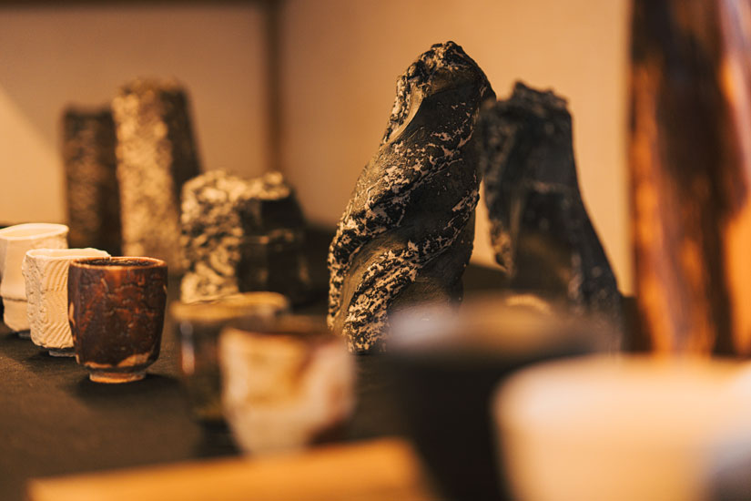 好奇心と飽くなき探求心が変化に富んだ作風を生み出す陶芸家・松崎健