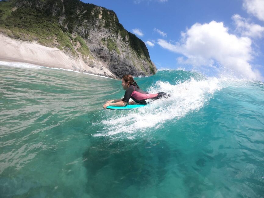 新島ボディボード&SUP体験 | 新島村観光案内所｜ 旅行・宿泊・食事