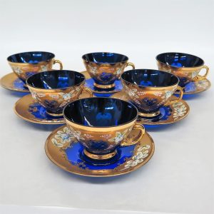 ボヘミアングラスとは？魅力や歴史から見る価値を紹介｜骨董品に関する