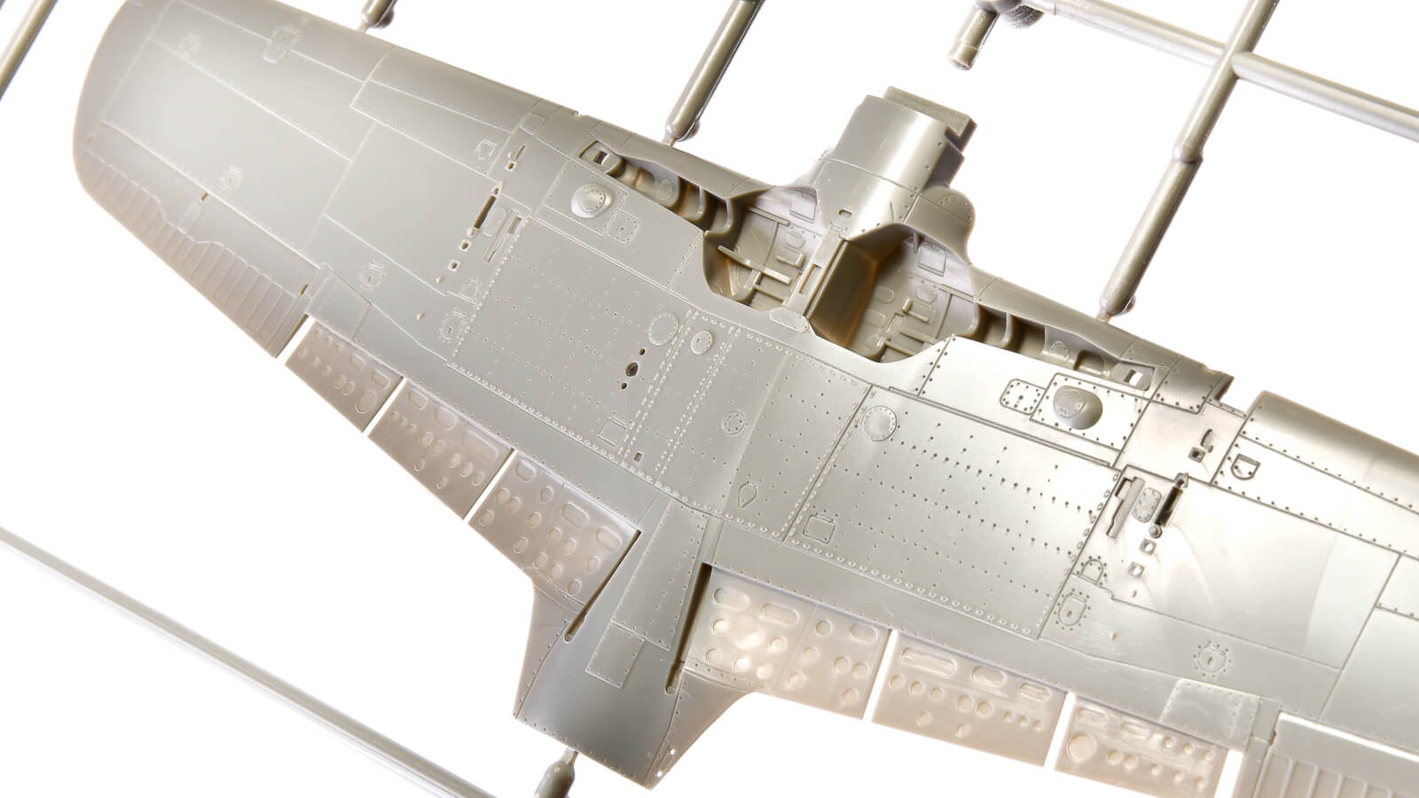 花金だ！仕事帰りに買うプラモ。内側も外側も凄いハセガワの超傑作