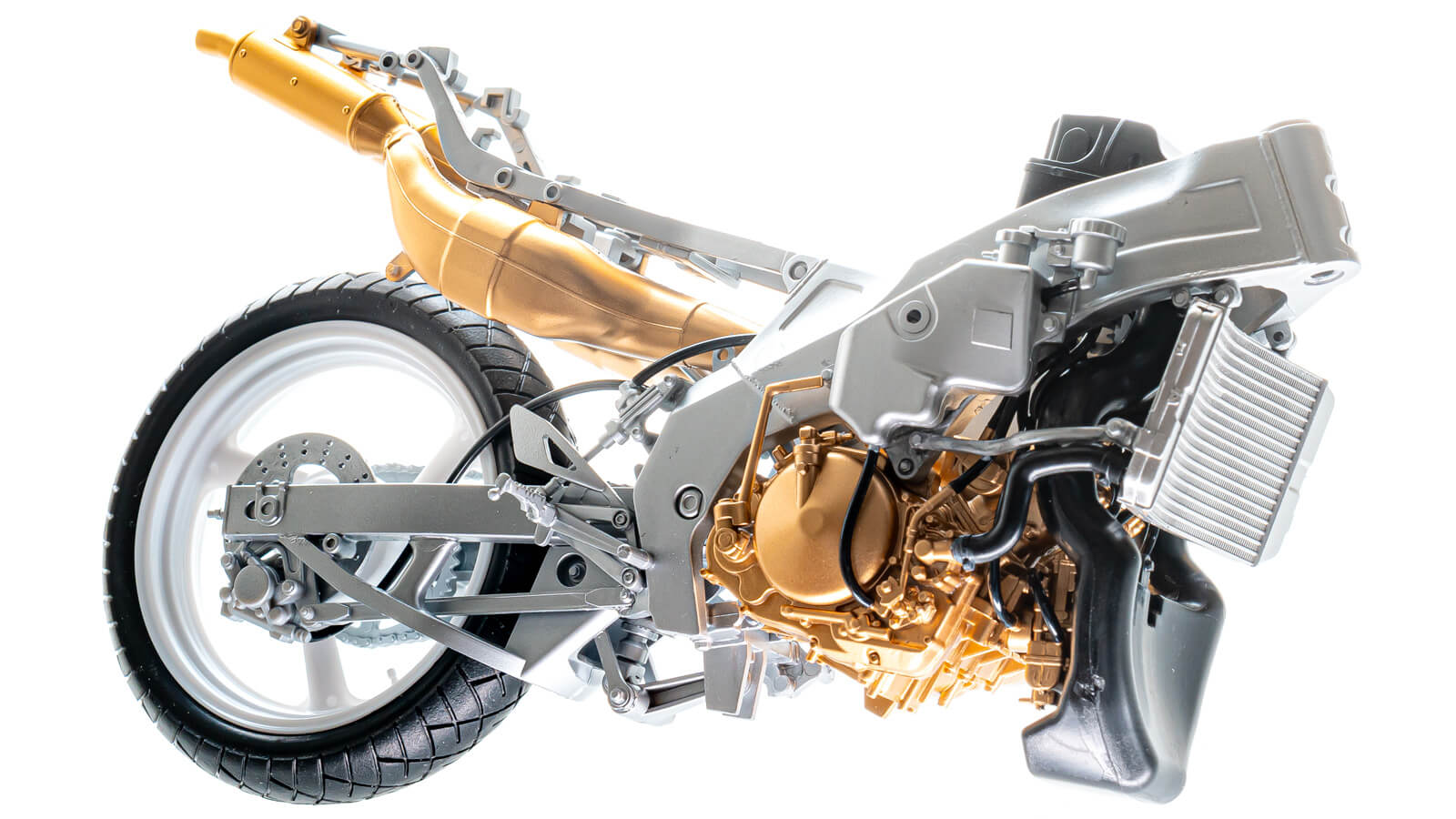 バイクという乗り物の背負う業をプラモデルで知る／ハセガワ新作