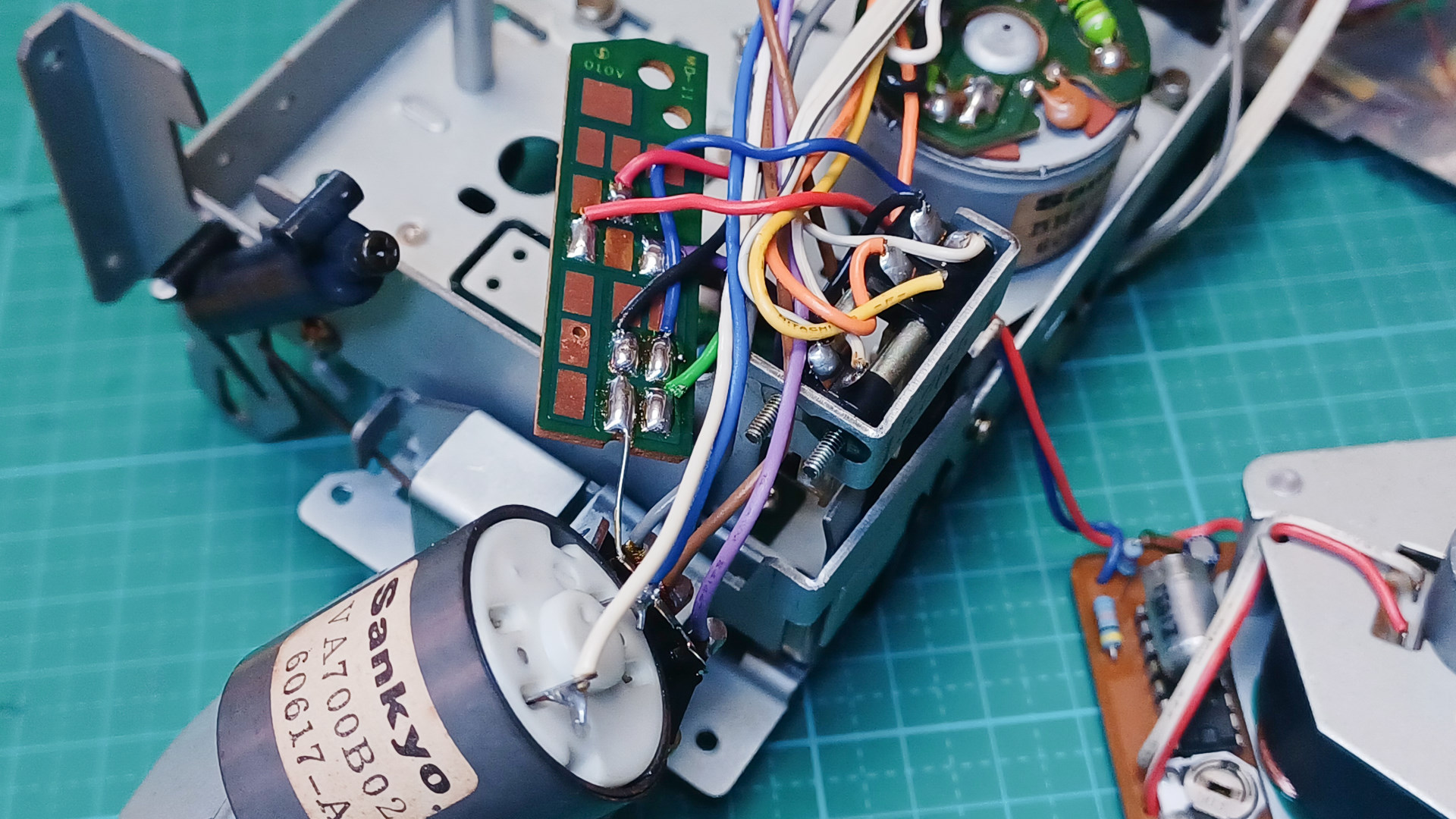 KENWOOD KX-880G 実機の写真で外観・内部構造を紹介 | スーパーカセッ