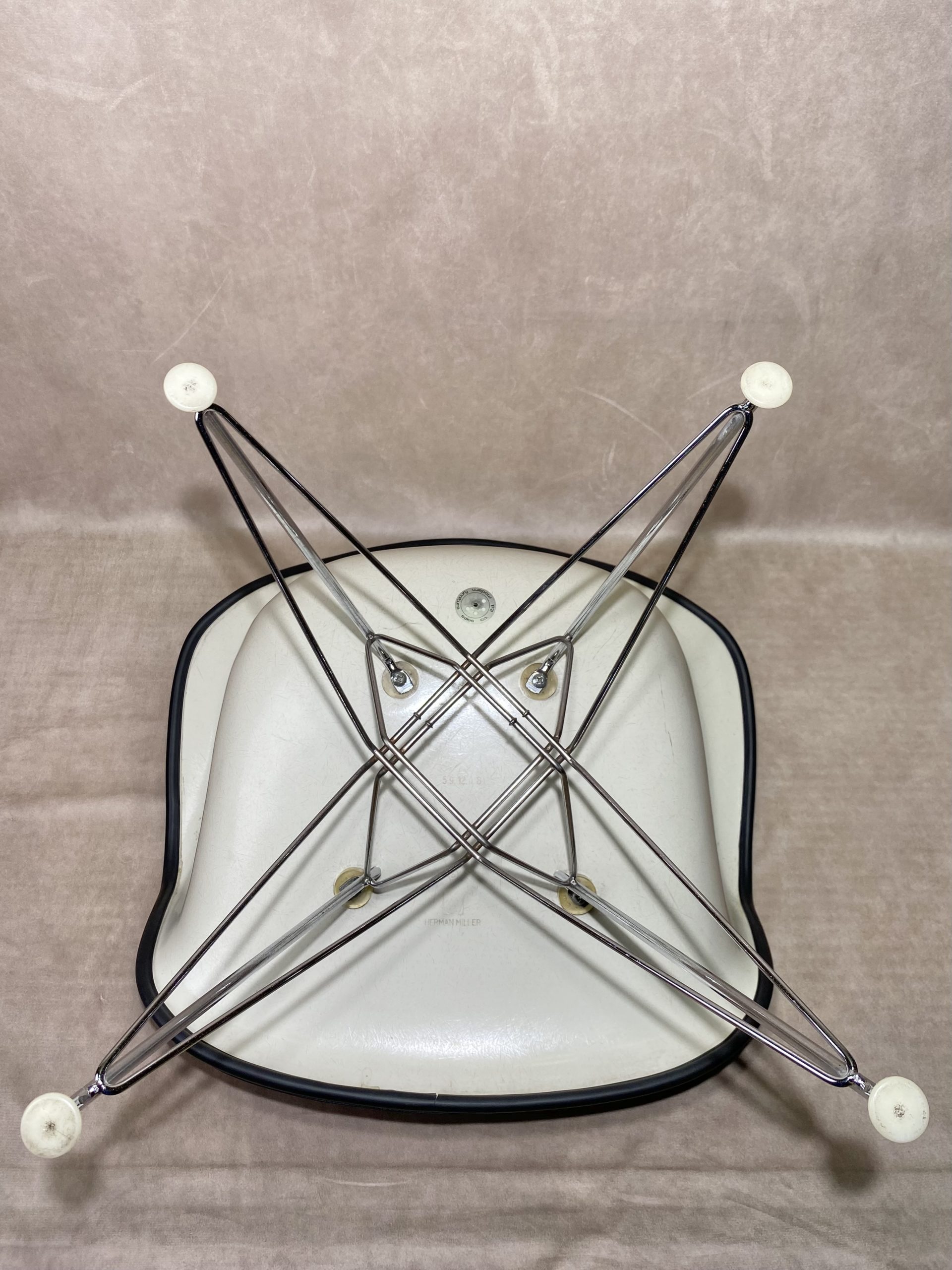 1980s Herman Miller イームズ アームシェルチェア ブラウン | 京都