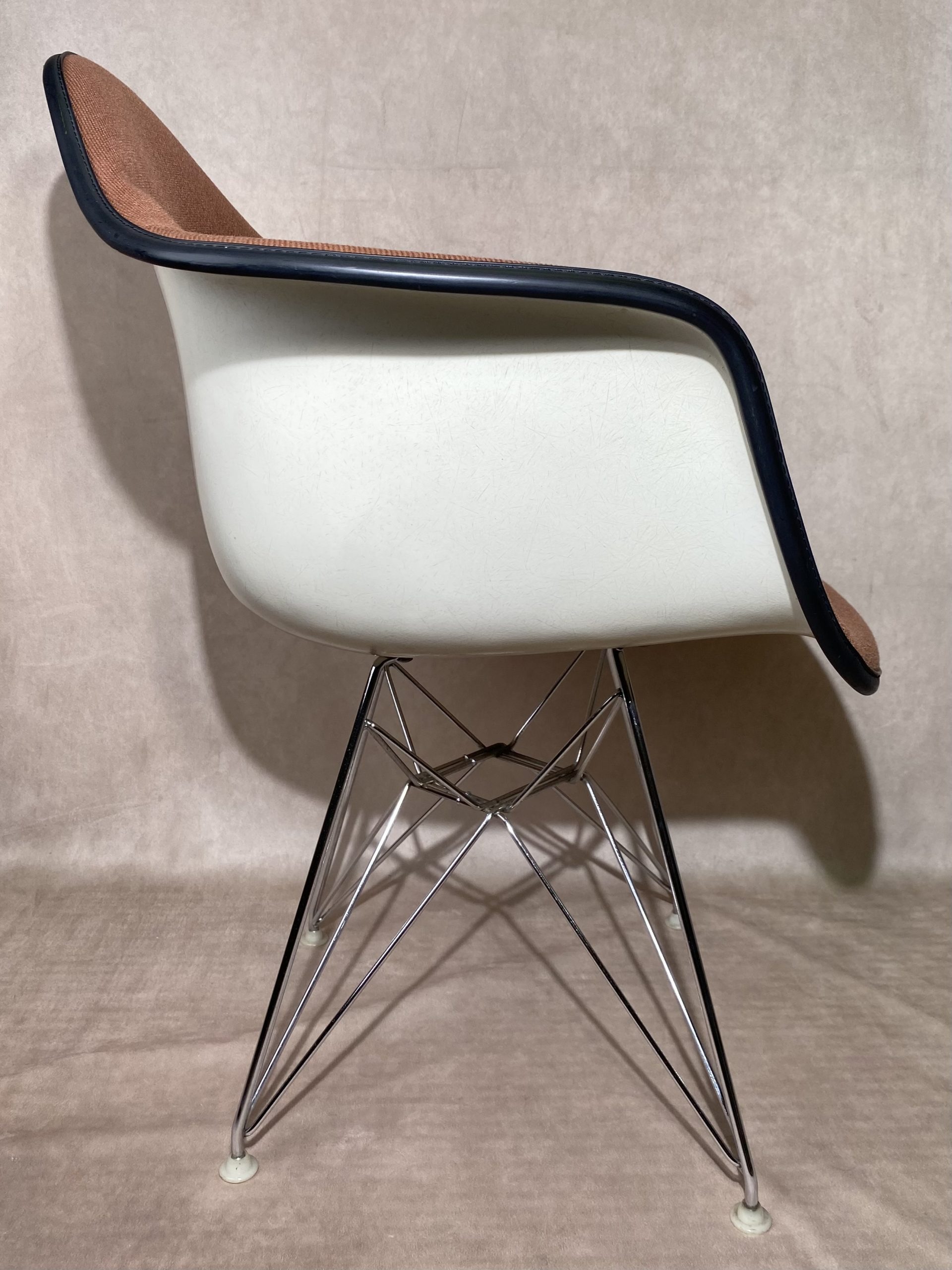 1980s Herman Miller イームズ アームシェルチェア ブラウン | 京都