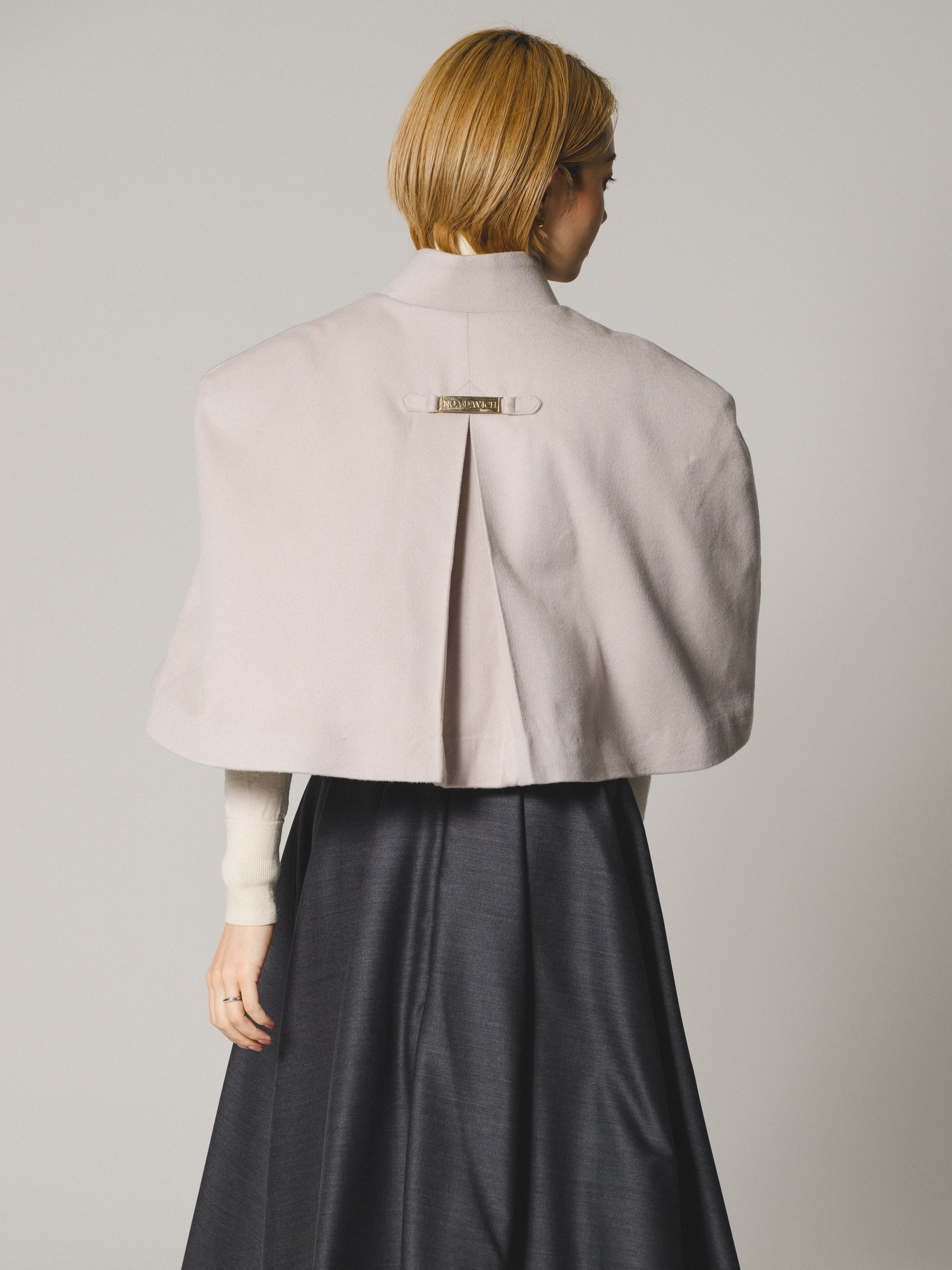 マント （カシミヤ） Short cashmere cloak – NOA DAVICH
