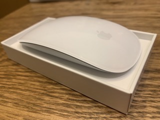 Apple Magic Mouse ホワイトは、新感覚のマウス操作レビューしてみた