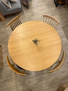 再入荷】大人気のまんまるダイニングテーブルが待望の再入荷