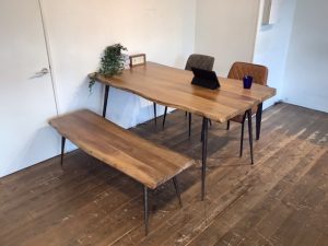 アカシア天然木のダイニングテーブル3種類のご紹介 - スタッフブログ