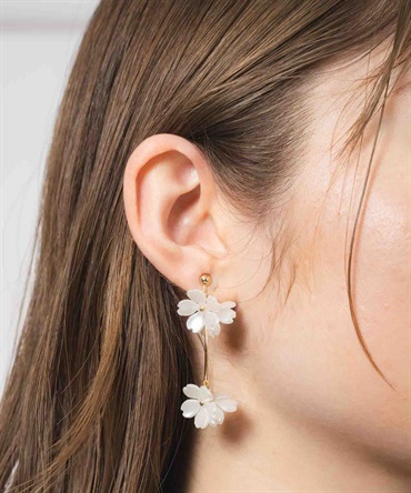 フラワーモチーフイヤリング | イヤリング | NOELA OFFICIAL WEB STORE