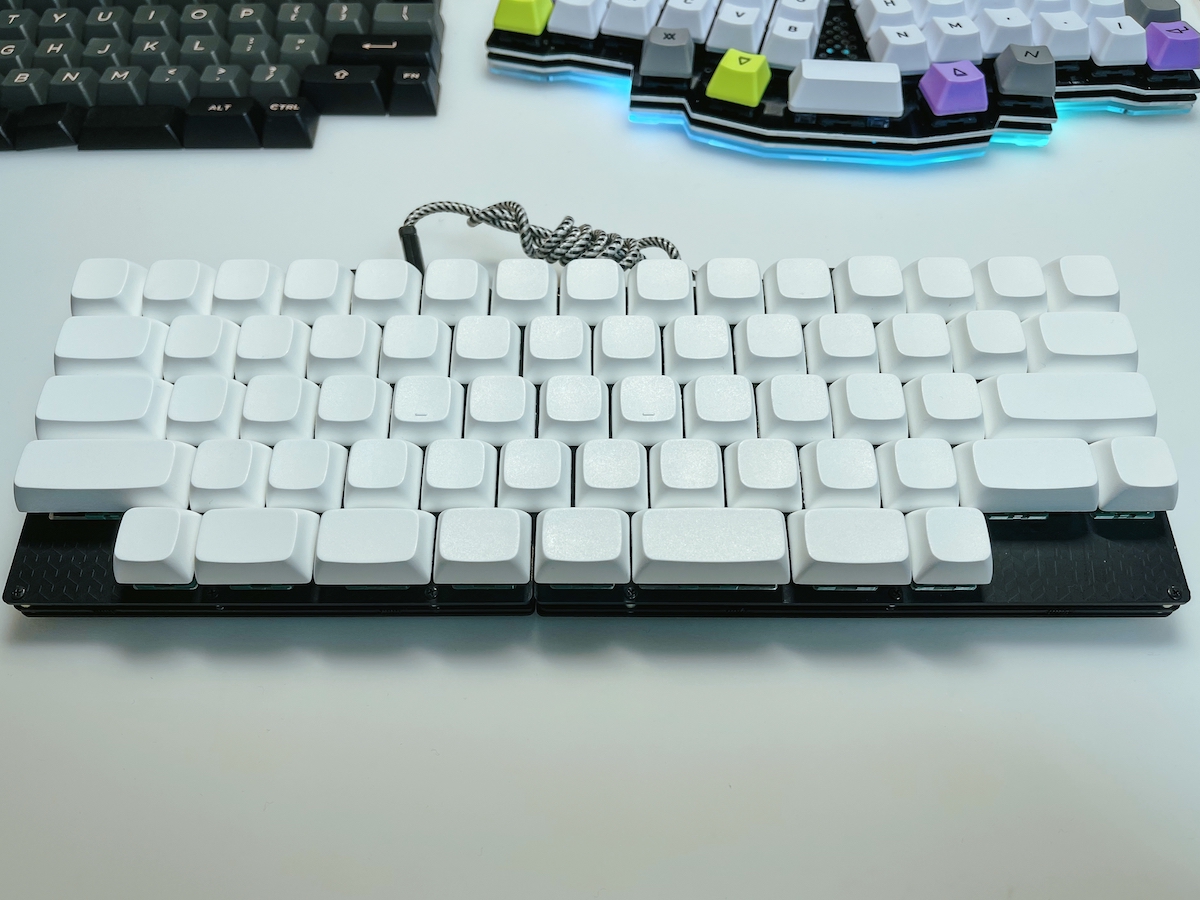 白い(分割キーボード)7sProをマステで再現してみました – no theme.