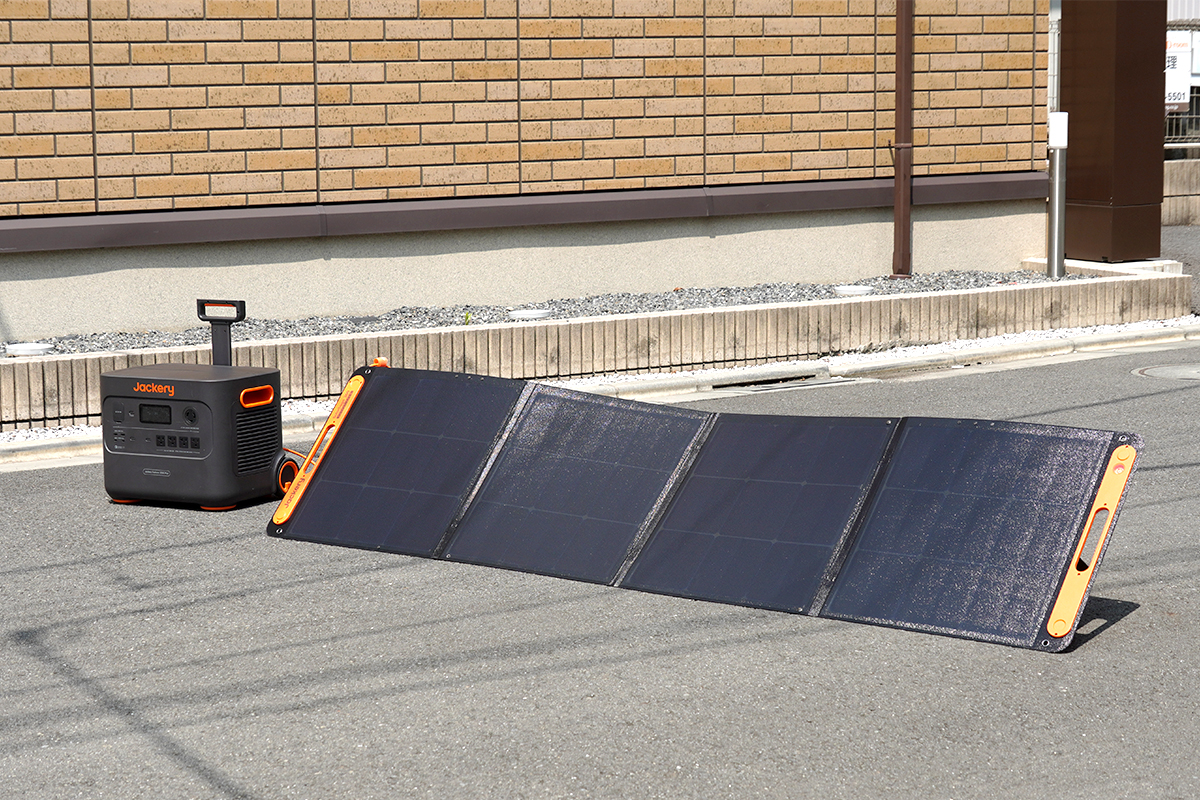 使用感レビュー】Jackery ポータブル電源 2000 PlusとSolarSaga 200W