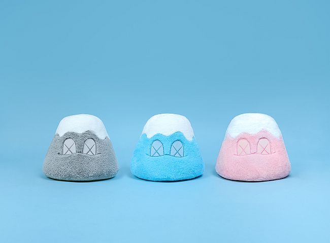 KAWS巨大アートワークが富士山とコラボ！ 24時間限定でプレイベント