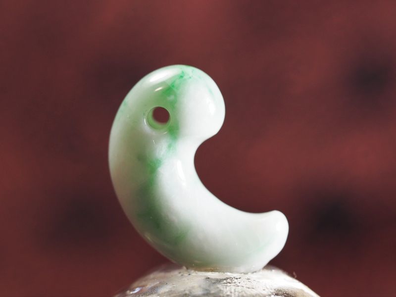 古墳時代風ヒスイ勾玉（普通サイズ）