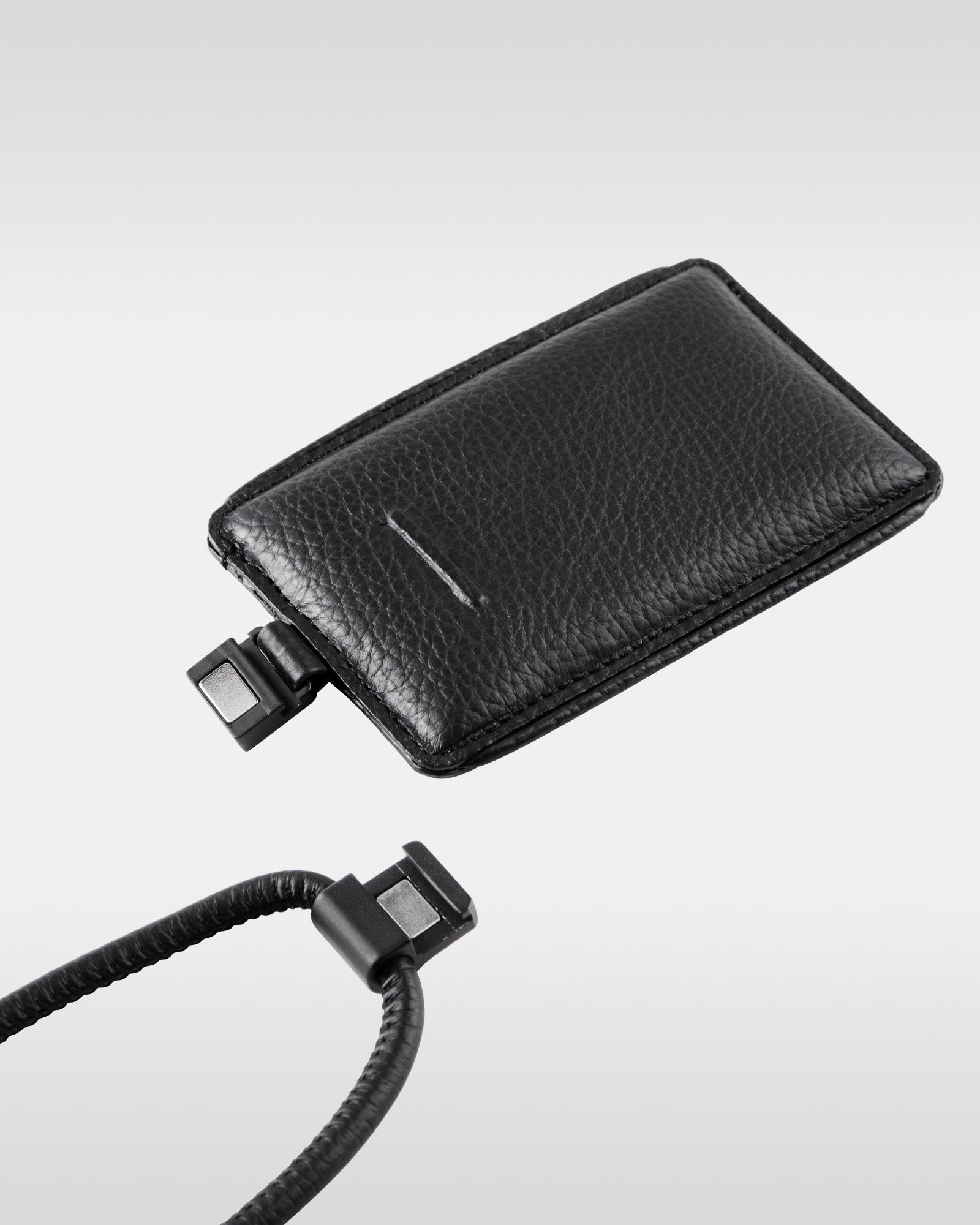 脱着ストラップ付iPhoneアクセサリー ブラック – objcts.io