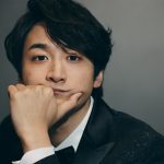 小関裕太さんのサイン入りチェキを2名様にプレゼント | Oggi.jp