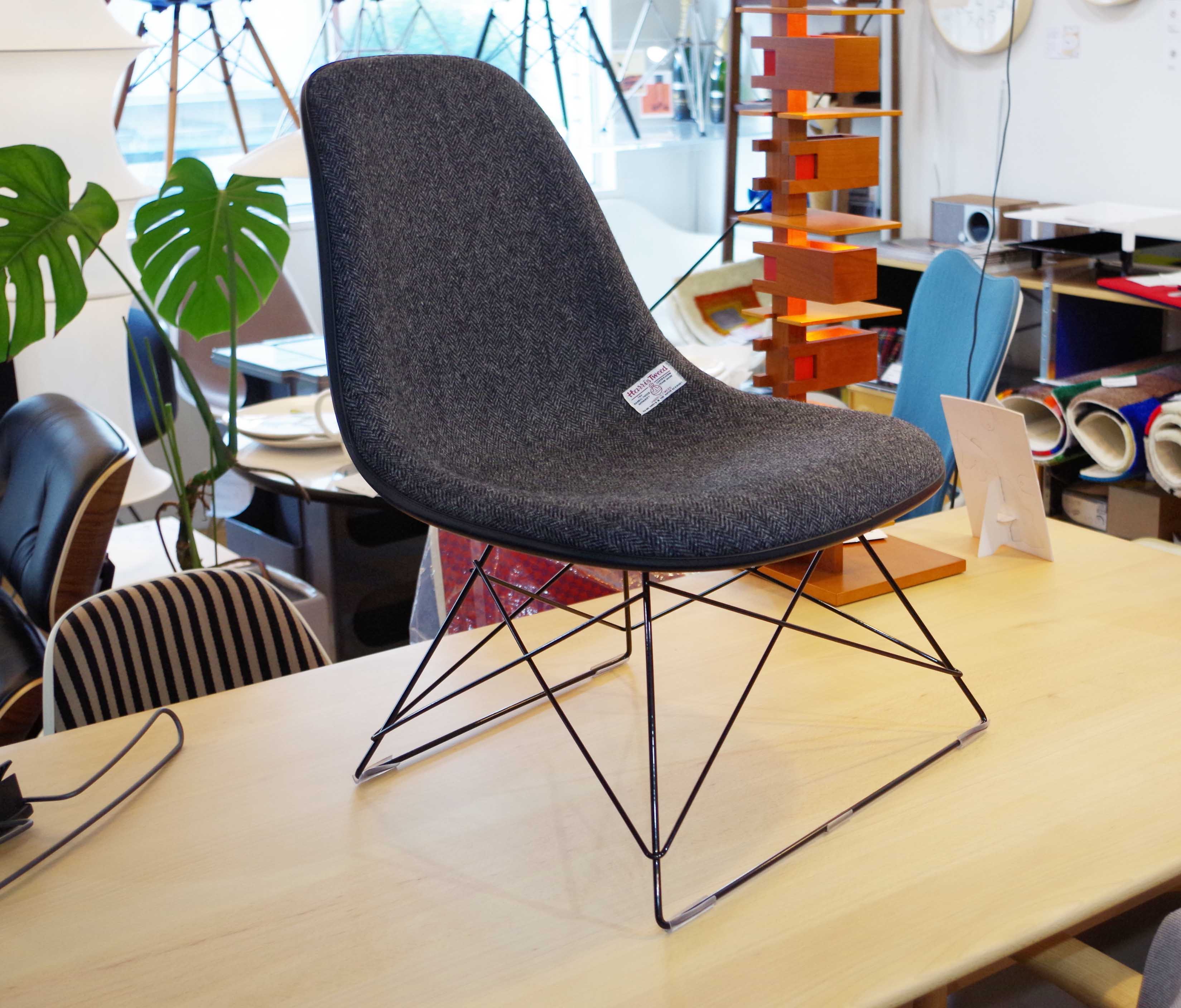 イームズシェルチェアに合わせるラウンジベース(キャッツクレイドル)の