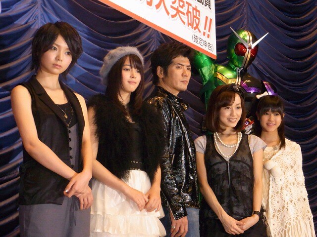 吉川晃司、憧れの「仮面ライダー」変身の喜びを明かす - 音楽ナタリー