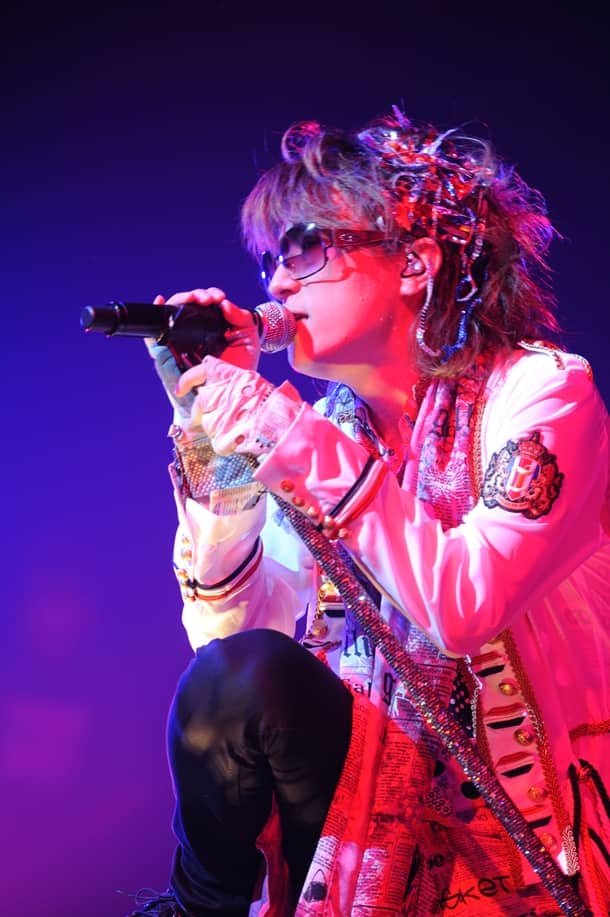 TETSUYA初ツアーは大成功！ラルク曲のセルフカバーも - 音楽ナタリー