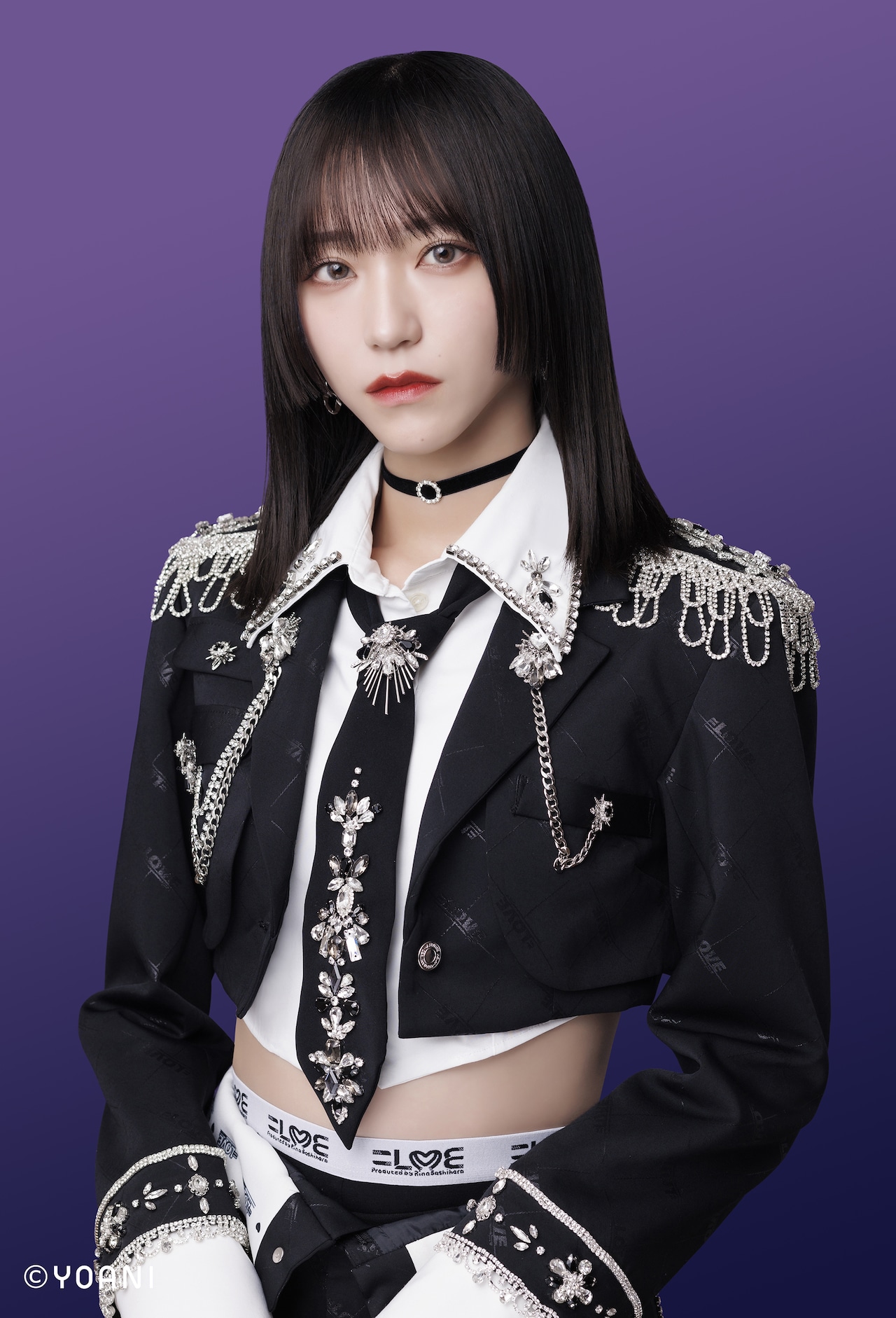 LOVE、16thシングルMV公開 野口衣織センターのダークなラブソング