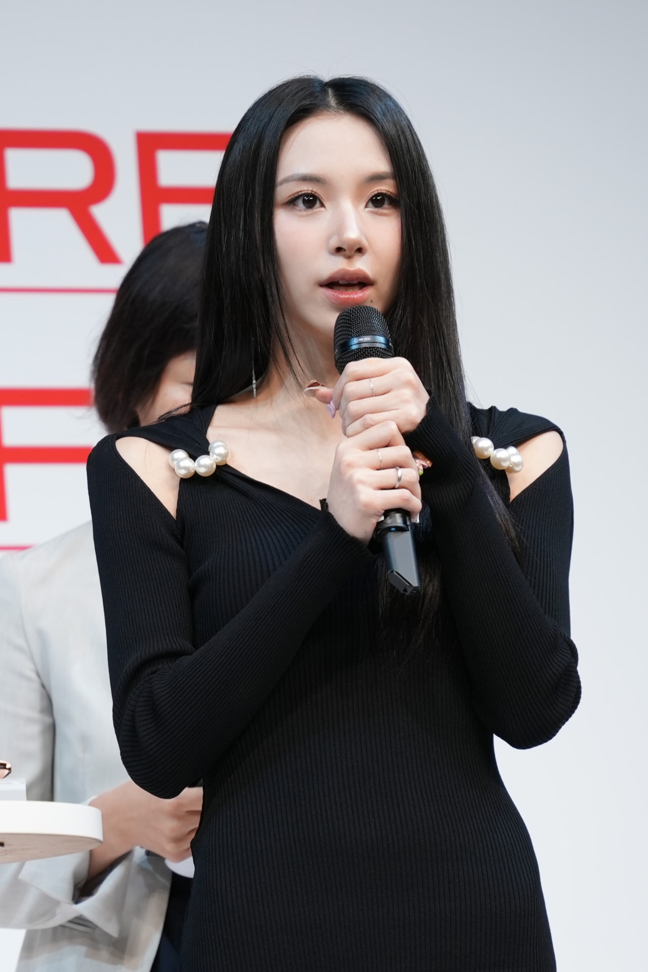 TWICEダヒョンが書道に挑戦！ピンク色の墨汁で書いた文字は | JOYSOUND