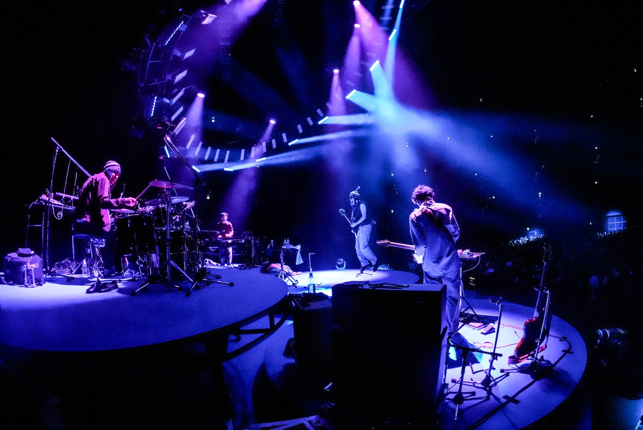 菅田将暉 LIVE 2026」東京ガーデンシアター公演の様子。（撮影：上飯坂