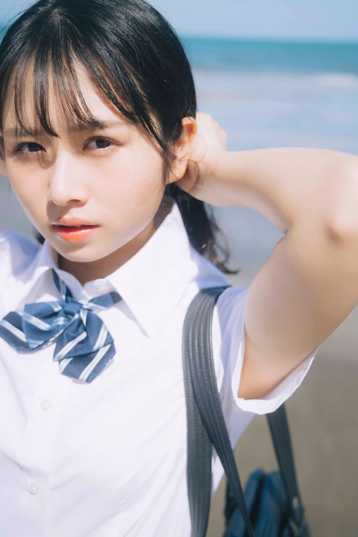 上村ひなの（日向坂46）写真集「そのままで」より。（撮影：藤原宏