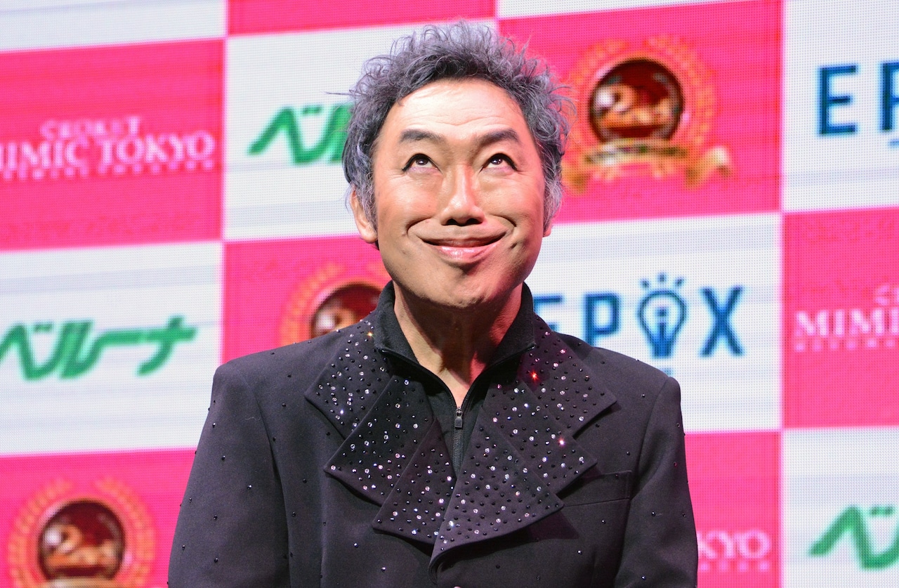 コロッケの新発明「無音モノマネロボットダンス」記者会見で初披露