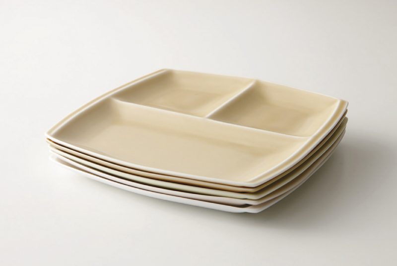 titto 3つ仕切皿(丸) ブラウン | 小田陶器公式サイト