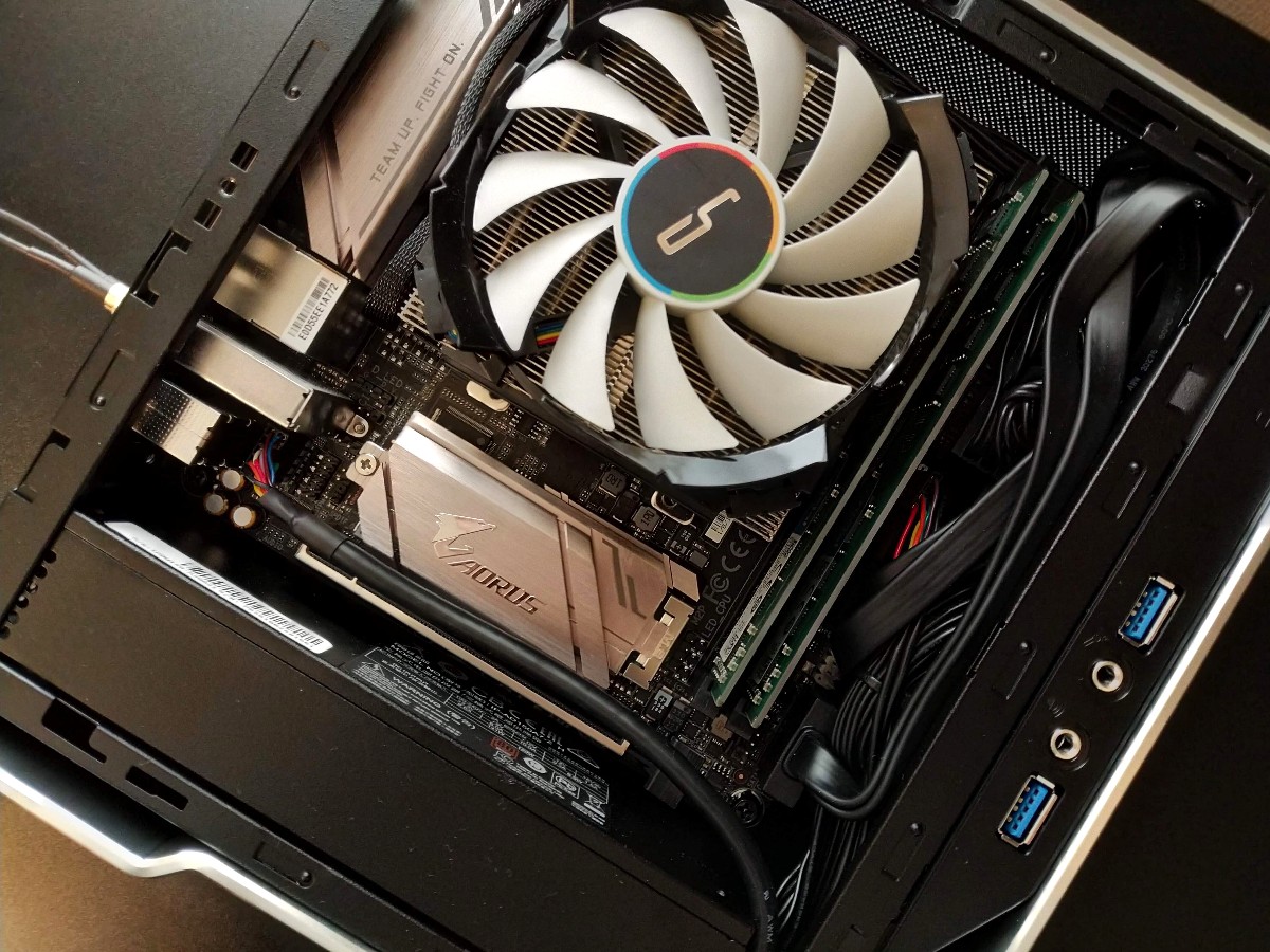 日用品] AMD Ryzen™ 5 2400GとInWin Chopinで作るミニデスクトップ