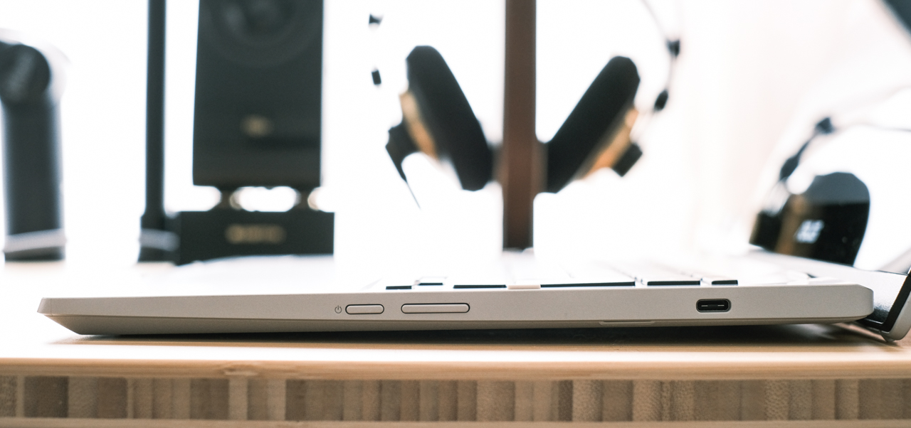 ASUS CM1400FX 8GBメモリタッチパネル回転式 ASUS CM1400FX 8GBメモリ