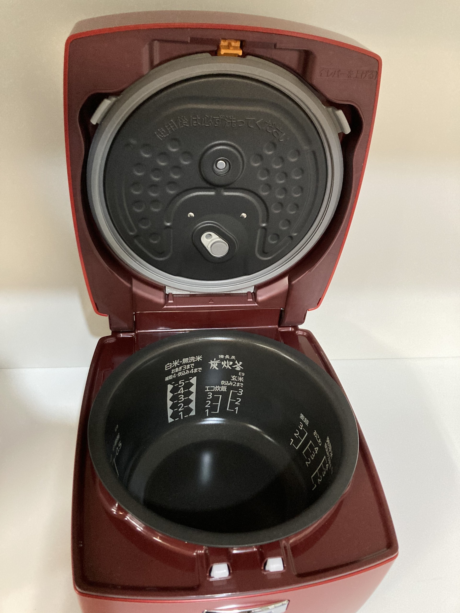 三菱 圧力IH炊飯ジャー(5．5合炊き) KuaL 炭炊釜 NJ-XE10E7 | Office