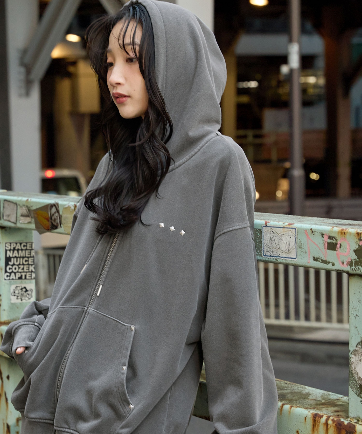 ヴィンテージ加工スタッズデザインダブルジップパーカー MONO-MART