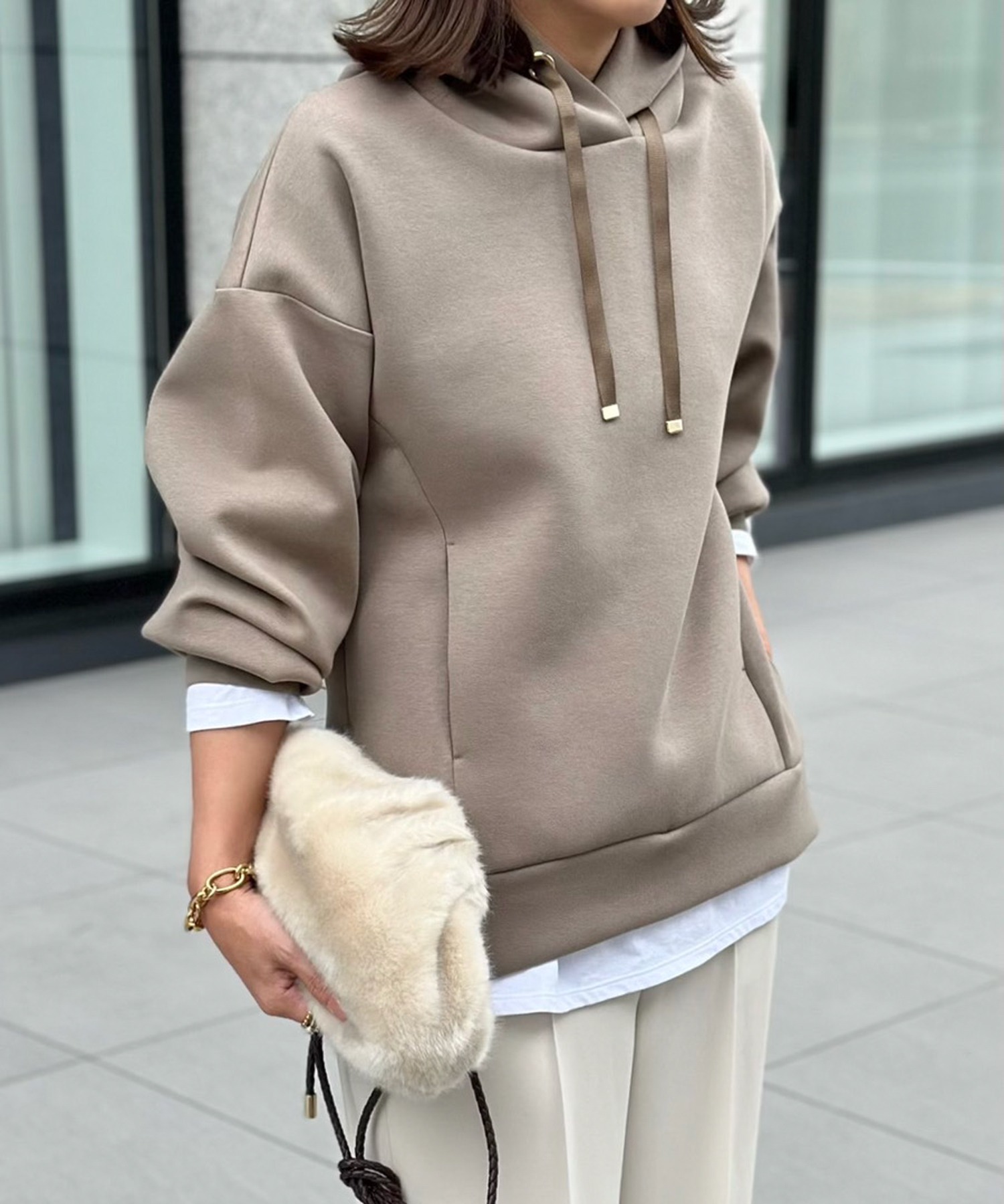 大人フーディー】サイドジップダンボールニットフーディー Emma Taylor