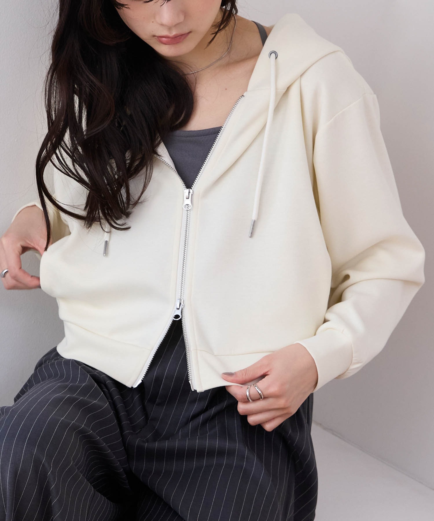 イージードライダンボールスウェットショート丈ダブルジップパーカー